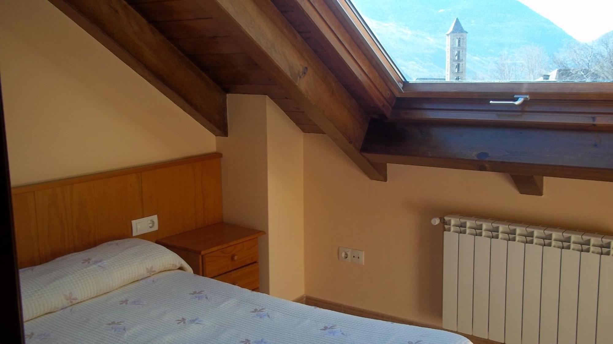 Hostal Pernalle Erill la Vall Luaran gambar