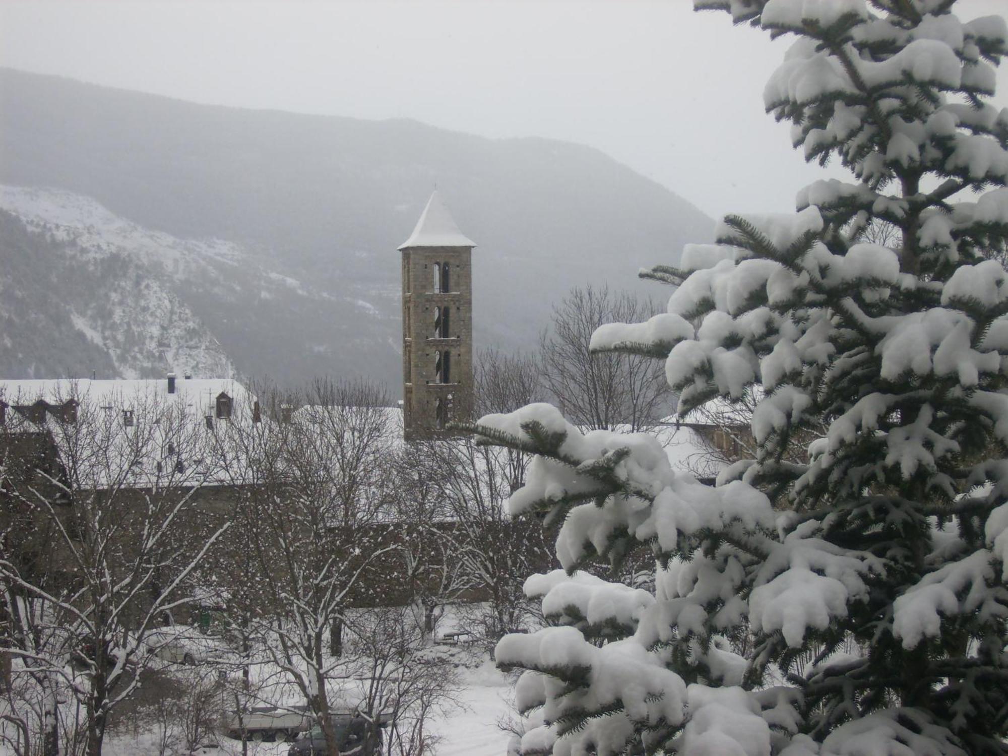 Hostal Pernalle Erill la Vall Luaran gambar